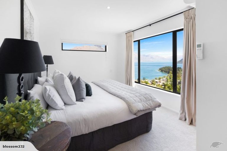 Photo of property in 5a Bolton Lane, Queenstown, 9300