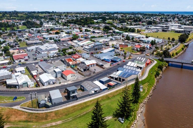 Photo of property in 14 West Quay, Waitara, 4320