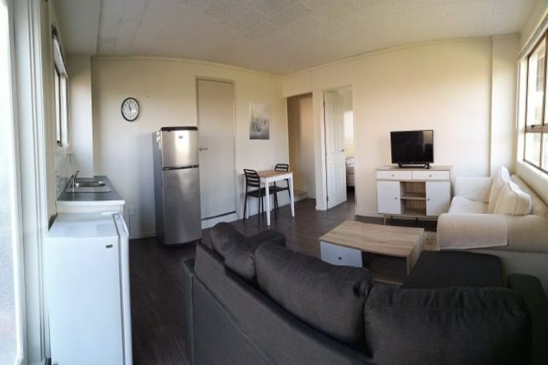 Photo of property in 40 Grenada Avenue, Forrest Hill, Auckland, 0620