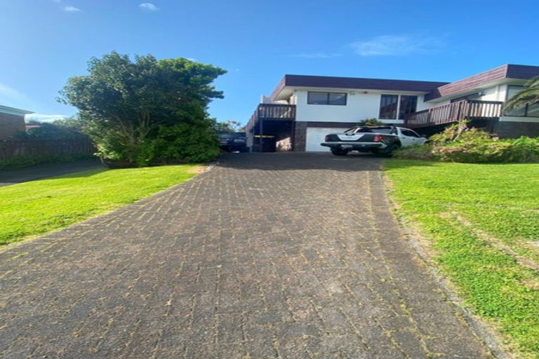 Photo of property in 18 Prince Regent Drive, Half Moon Bay, Auckland, 2012