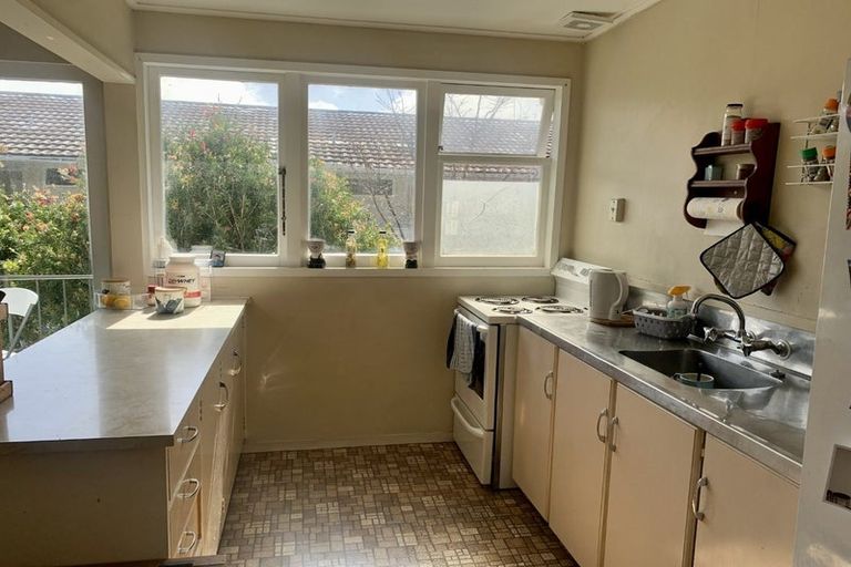 Photo of property in 2/12 Trevethick Grove, Woburn, Lower Hutt, 5010