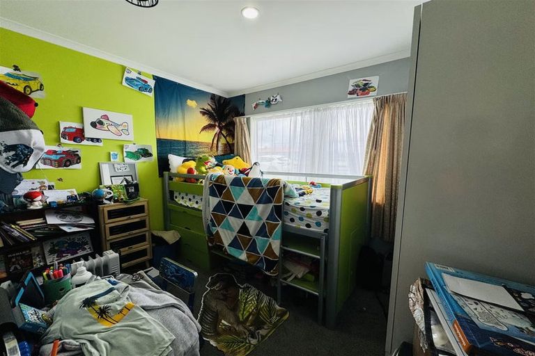 Photo of property in 2/17 Queen Street, Papakura, 2110