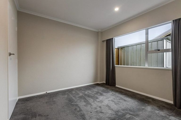 Photo of property in 12d Colombo Street, Hokowhitu, Palmerston North, 4410
