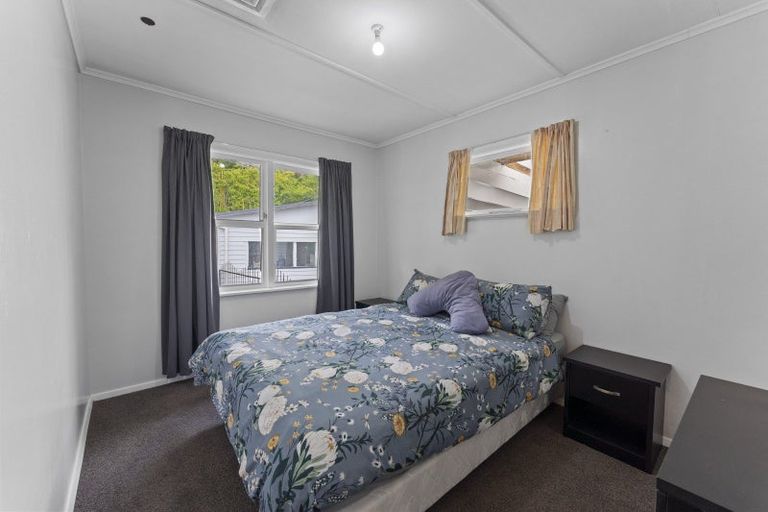 Photo of property in 100 Plateau Road, Te Marua, Upper Hutt, 5018