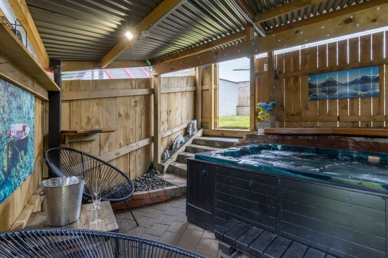 Photo of property in 74 Cypress Drive, Maungaraki, Lower Hutt, 5010