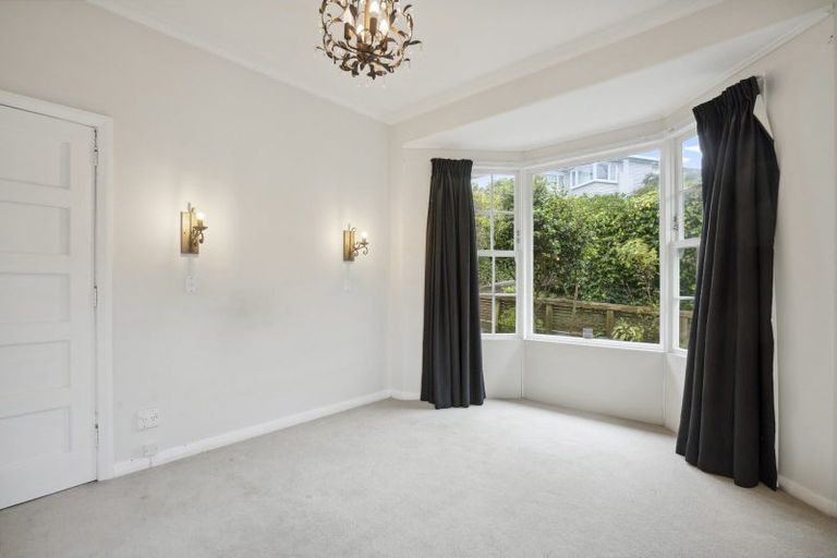 Photo of property in 128 Cashmere Avenue, Khandallah, Wellington, 6035