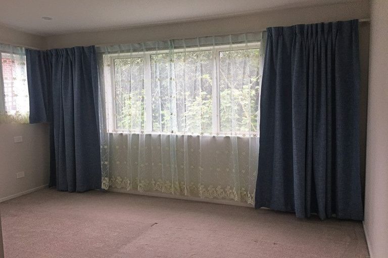 Photo of property in 109 Reeves Road, Pakuranga Heights, Auckland, 2010