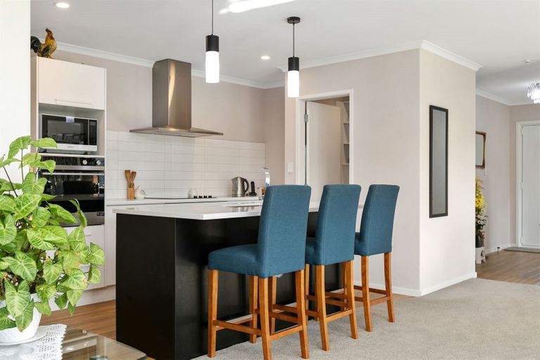 Photo of property in 70 Awataha Crescent, Pyes Pa, Tauranga, 3110