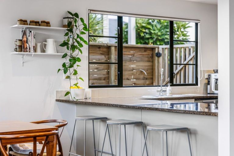 Photo of property in 49a Dignan Street, Point Chevalier, Auckland, 1022