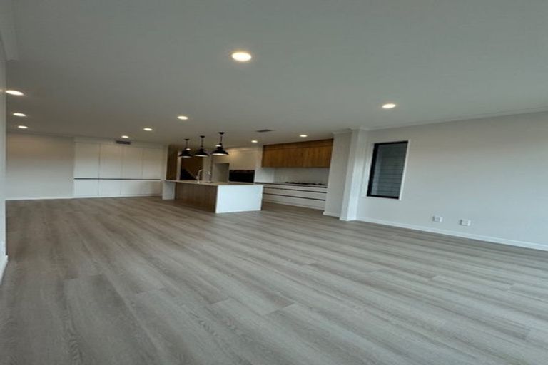 Photo of property in 9 Kikorangi Drive, Wainui, 0992