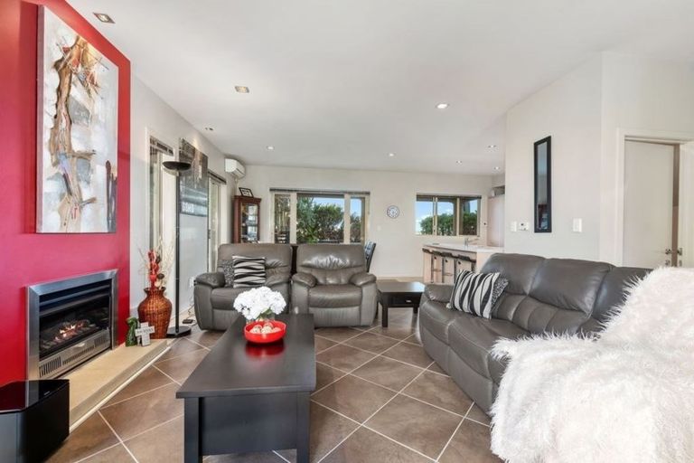 Photo of property in Point Ridge, 16/130 Gills Road, Albany Heights, Auckland, 0632