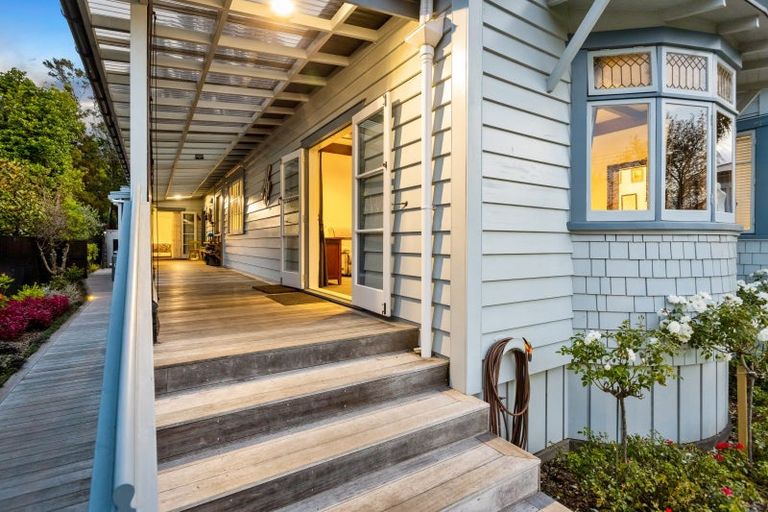 Photo of property in 5 Taupaki Road, Taupaki, Henderson, 0782