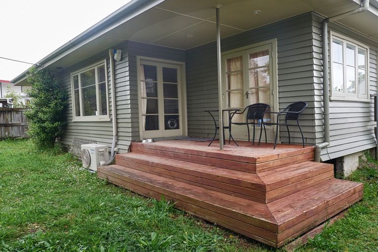 Photo of property in 5 Withers Road, Glen Eden, Auckland, 0602