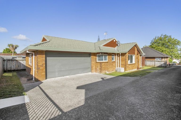 Photo of property in 2/48 Seabrook Avenue, New Lynn, Auckland, 0600