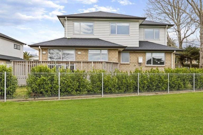 Photo of property in 2f Wood Street, Papakura, 2110