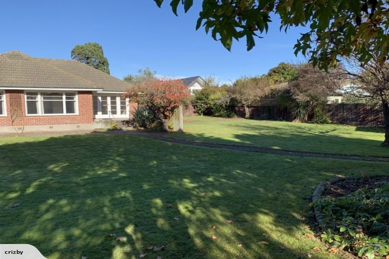 Photo of property in 7 Garreg Road, Fendalton, Christchurch, 8052