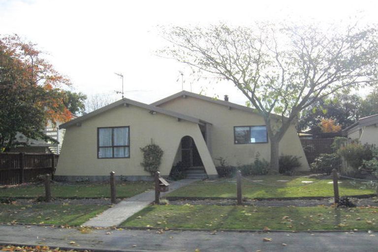 Photo of property in 9 Takaro Avenue, Sockburn, Christchurch, 8042