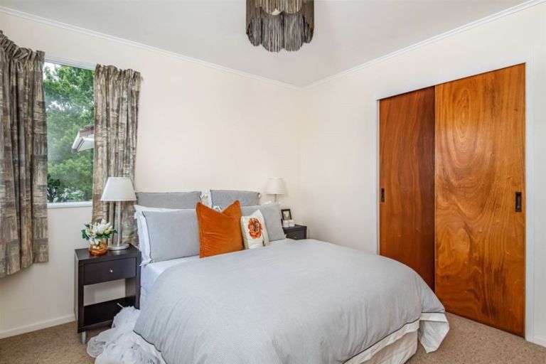 Photo of property in 9 Tesla Place, Totara Vale, Auckland, 0629