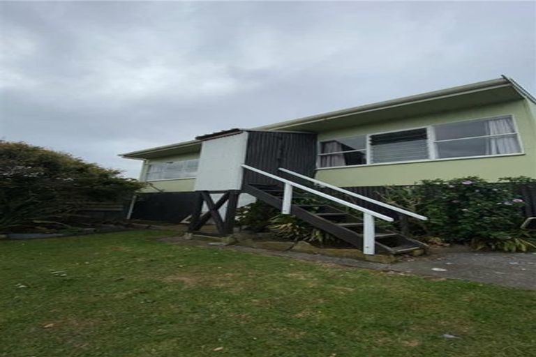 Photo of property in 34 Norfolk Street, Patea, 4520