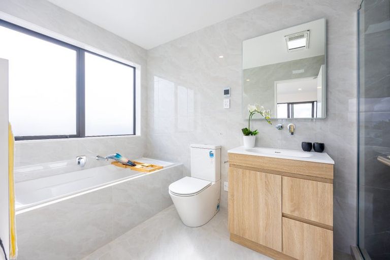 Photo of property in 113b Sunrise Avenue, Murrays Bay, Auckland, 0630