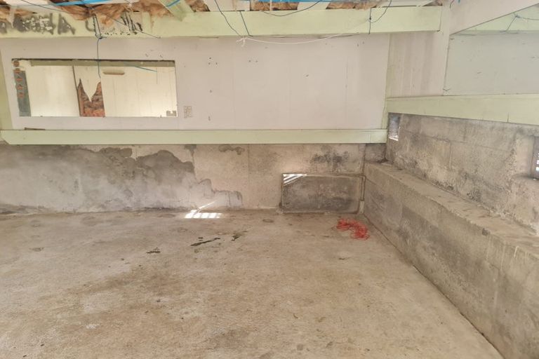 Photo of property in 35 Hukatai Street, Elsdon, Porirua, 5022