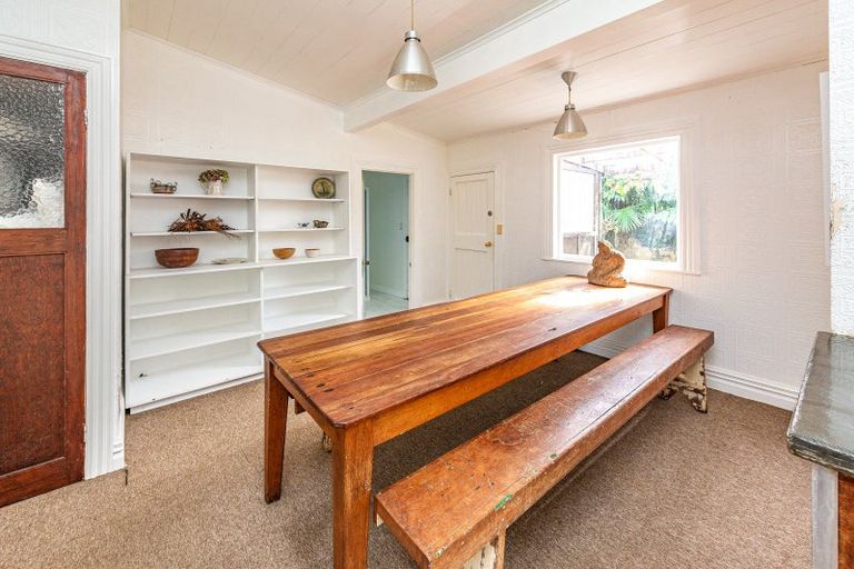 Photo of property in 26 Hussey Street, Waverley, 4510