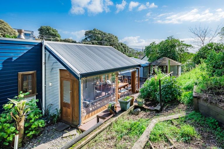 Photo of property in 5 Flaxmere Street, Waikanae Beach, Waikanae, 5036