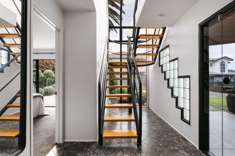 Photo of property in 21a Sunbrae Grove, Mount Maunganui, 3116