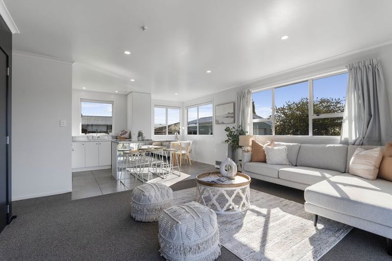 Photo of property in 7c Fairview Place, Westown, New Plymouth, 4310