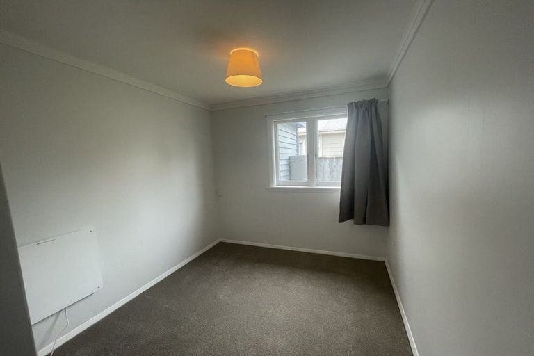 Photo of property in 88 Queenwood Road, Levin, 5510