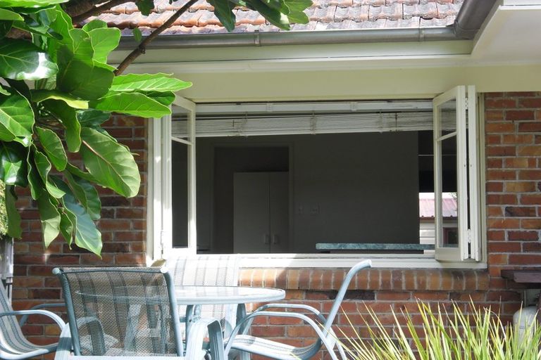 Photo of property in 15 Hattaway Avenue, Bucklands Beach, Auckland, 2012