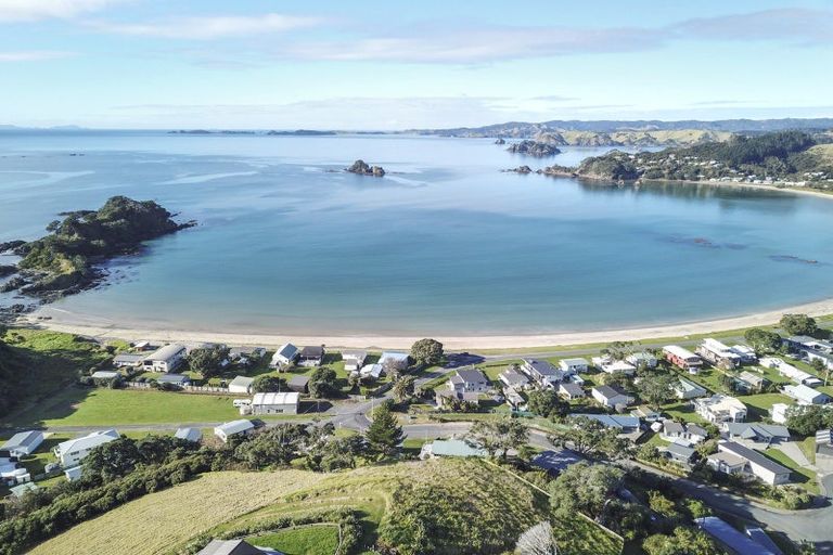 Photo of property in 4 Motutara Road, Oakura, Hikurangi, 0184