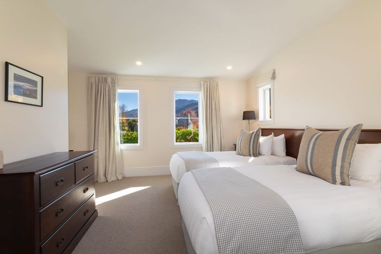 Photo of property in Millbrook Resort, 28 Settlers Way, Arrowtown, 9371