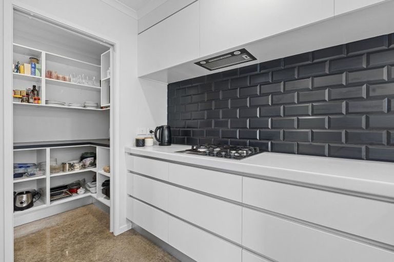 Photo of property in 5 Cessna Lane, Glen Avon, New Plymouth, 4312