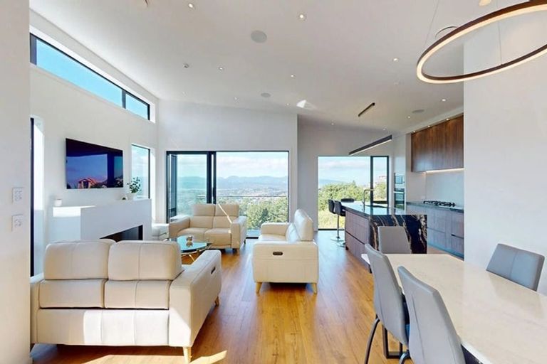 Photo of property in 49 Ashton Fitchett Drive, Brooklyn, Wellington, 6021