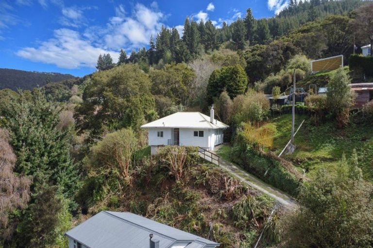 Photo of property in 11 Morepork Lane, Waipori Falls, Outram, 9073