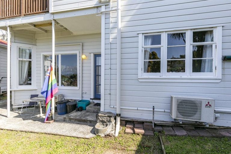 Photo of property in 5 Hadfield Terrace, Kelburn, Wellington, 6012