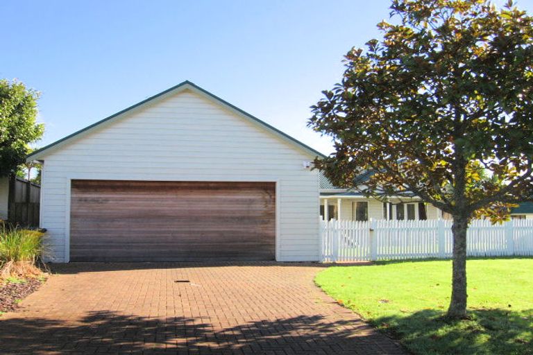 Photo of property in 11 Widdison Place, Albany, Auckland, 0632