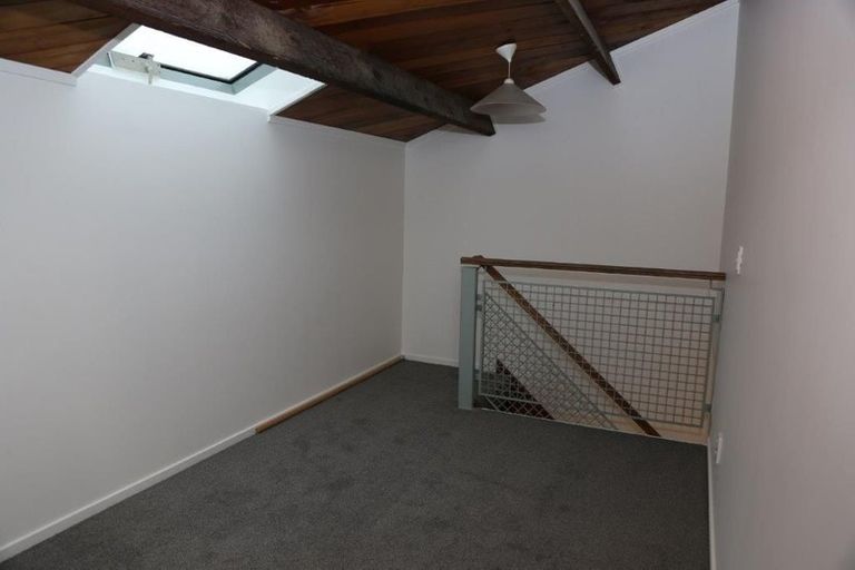 Photo of property in Metro Apartments, 13/220 Thorndon Quay, Pipitea, Wellington, 6011