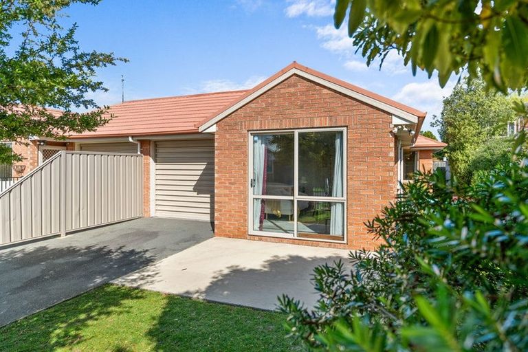 Photo of property in 1b Beatrice Place, Avonhead, Christchurch, 8042