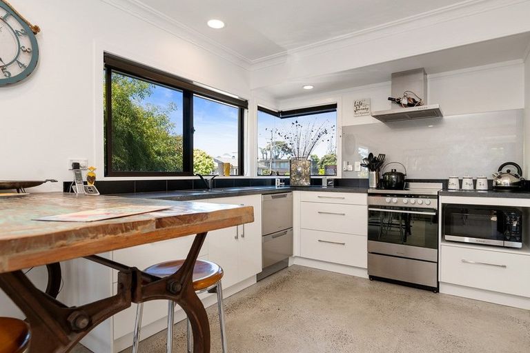 Photo of property in 2/144 Oceanbeach Road, Mount Maunganui, 3116