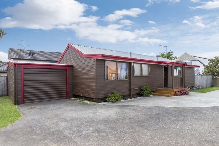 Photo of property in 30a Fiesta Drive, Half Moon Bay, Auckland, 2012