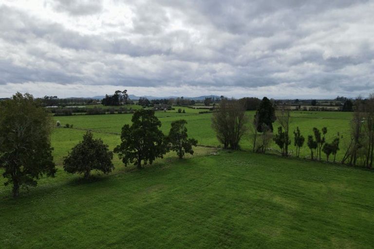 Photo of property in 16 Eureka Road, Eureka, Hamilton, 3287