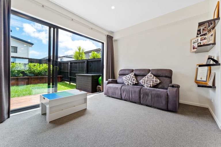 Photo of property in 54 Turret Lane, Hobsonville, Auckland, 0616