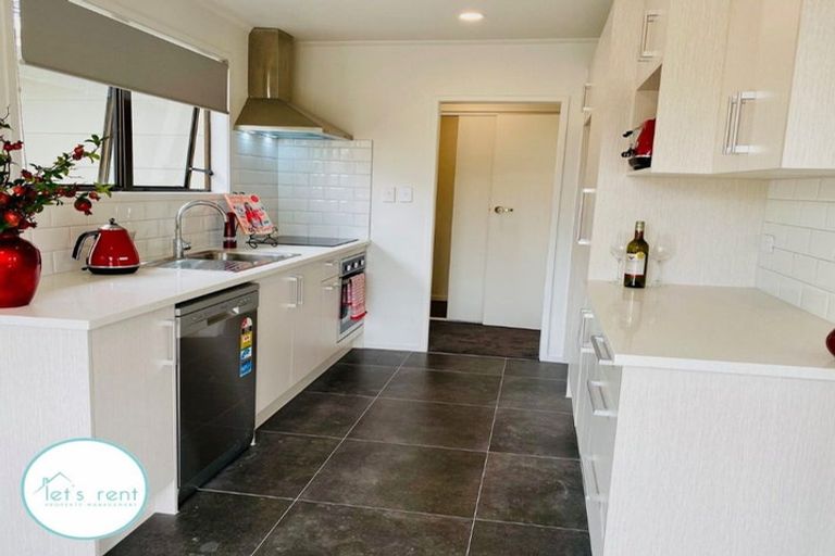 Photo of property in 12 Fourth View Avenue, Beachlands, Auckland, 2018