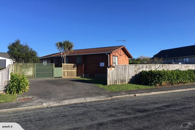 Photo of property in 47 Guadeloupe Crescent, Grenada Village, Wellington, 6037