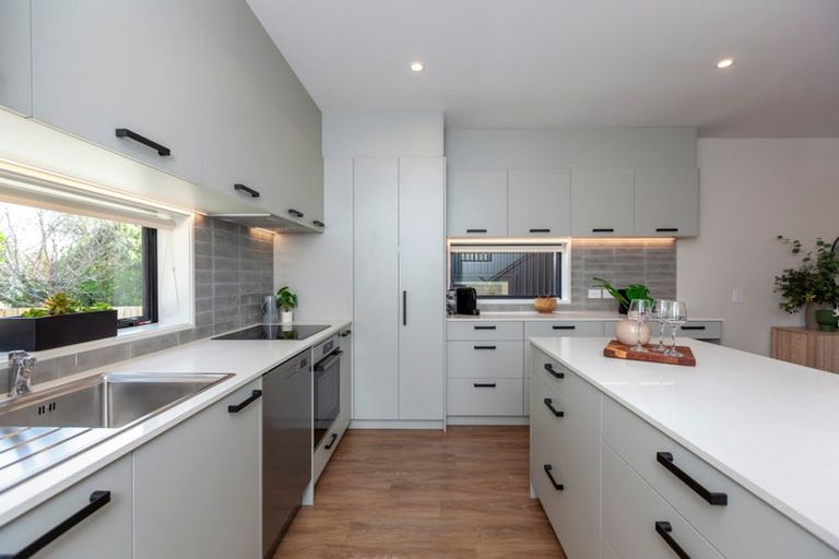 Photo of property in 77 Amohia Street, Paraparaumu, 5032