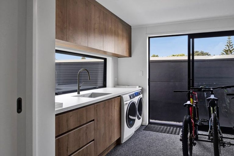 Photo of property in 12 Te Ara O Ngakeiha, Fitzroy, New Plymouth, 4312