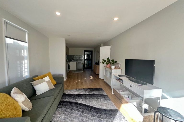 Photo of property in 21 Hinonga Loop, Silverdale, 0932