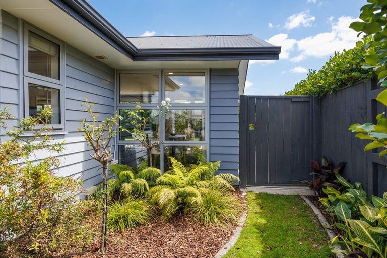 Photo of property in 49 Rodeo Drive, Kelvin Grove, Palmerston North, 4414
